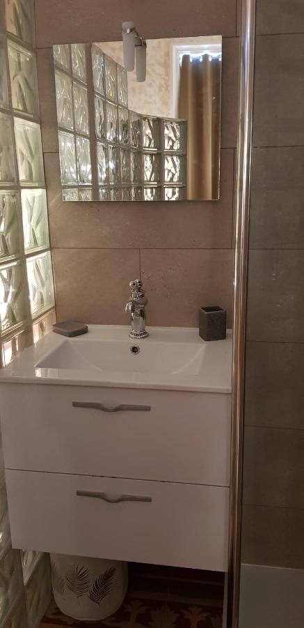Chez Dedou Et Madou Bed and Breakfast Florensac Εξωτερικό φωτογραφία